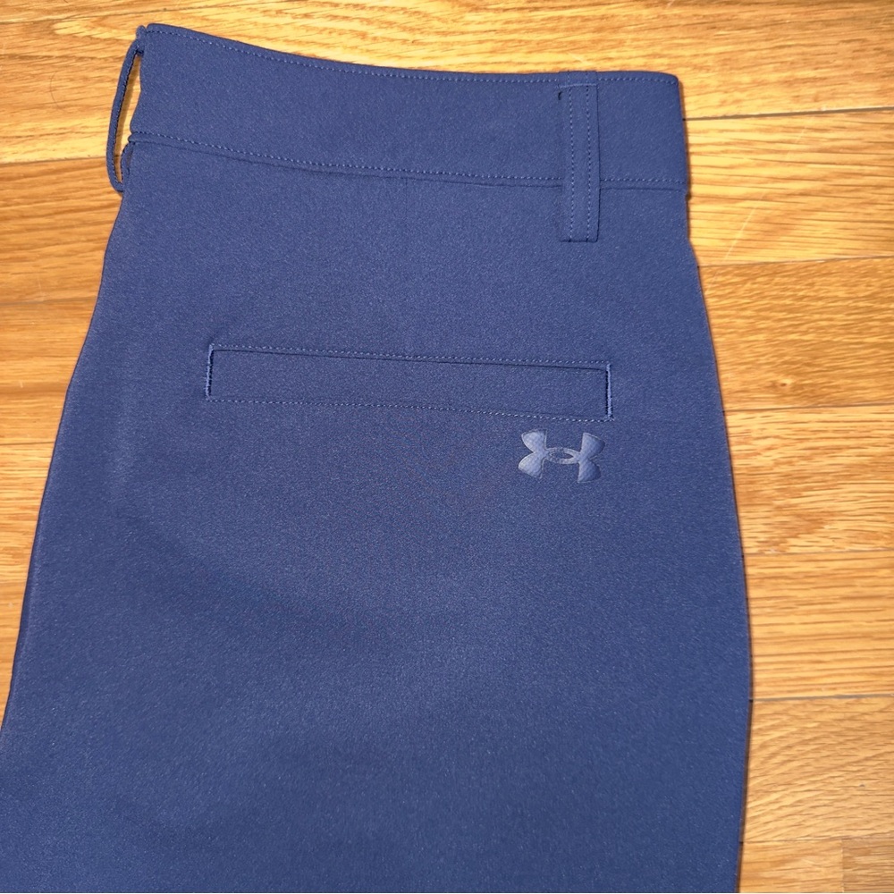 Navy Blue  Athletic Men’s Golf Pants with Logo. 32/29. Under Armour. Sleek.